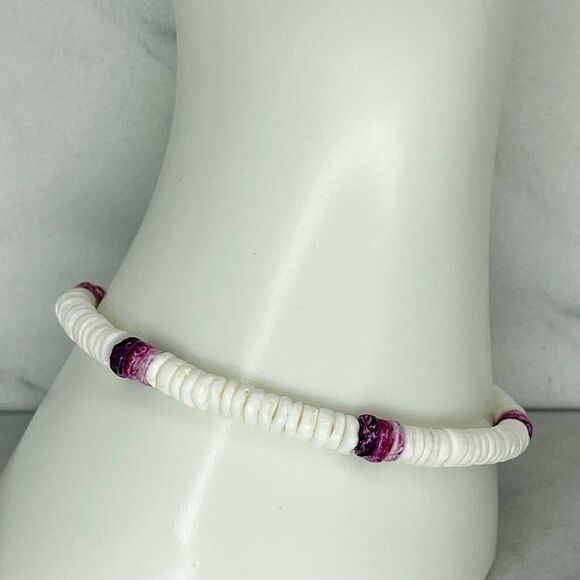 White and Purple Disc Shell Beaded Stretch Bracelet - Picture 1 of 11